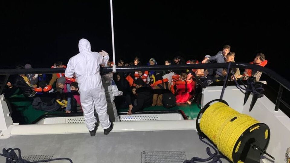 Çanakkale açıklarında düzensiz göçmen operasyonları
