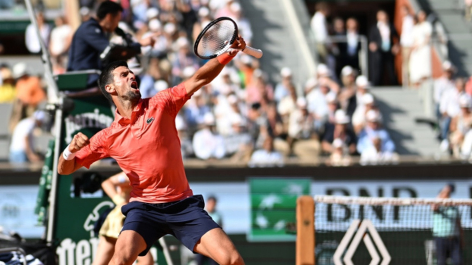 Djokovic 4. tur biletini aldı