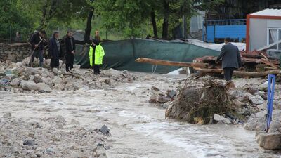 Eskişehir'deki sel 3 evi yıktı