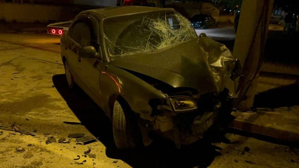 Bursa'da iki otomobil kafa kafaya çarpıştı: 4 yaralı