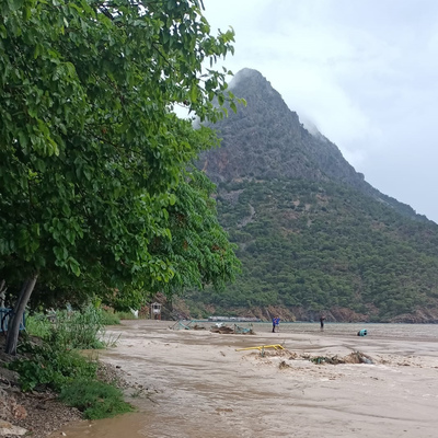 Turizm cenneti Adrasan'ı sel vurdu