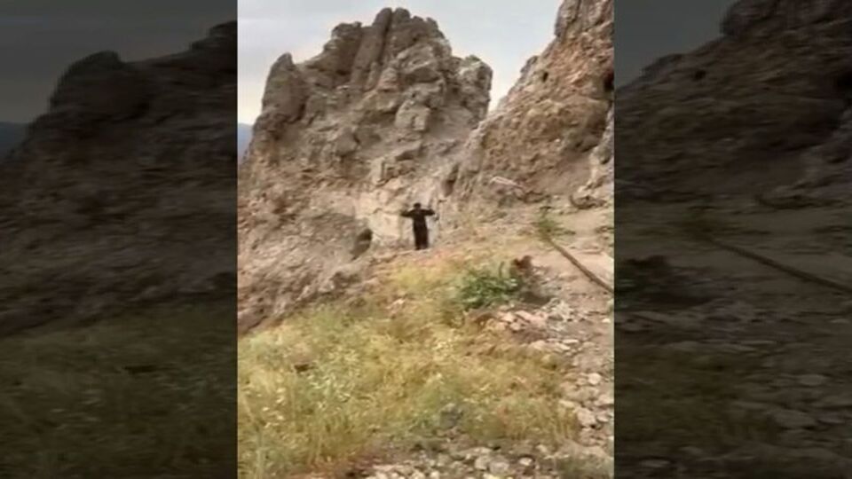 MSB, biri kadın 2 teröristin teslim olduğu görüntüleri paylaştı