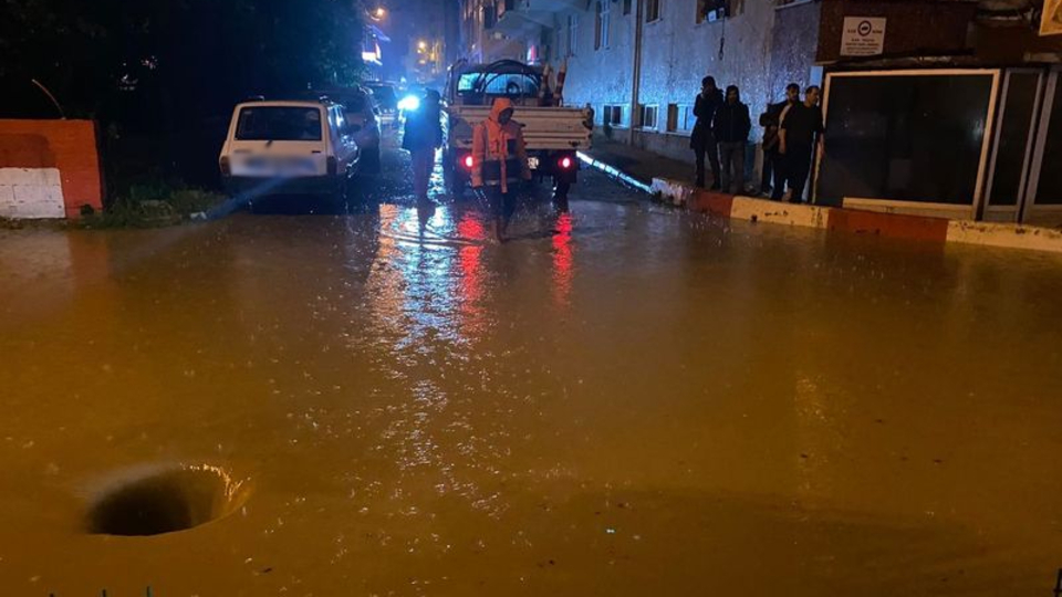 Sinop'ta iki ilçede taşımalı eğitime 'sağanak' tatili