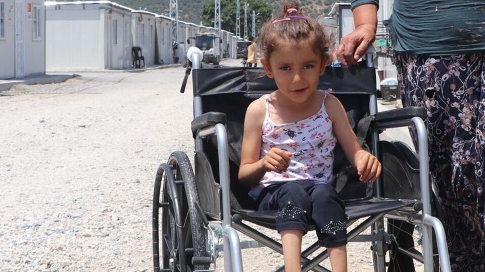 Merve doğuştan engelliydi! Sandalyesini çaldılar! Görünmez kahraman!