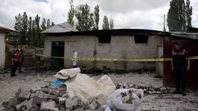 Köyü alevler sardı! 6 yerde birden yangın çıktı