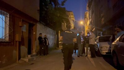 Evinde bıçaklanarak öldürüldü