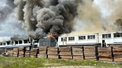 Başkent'te mobilya fabrikası alevlere teslim!