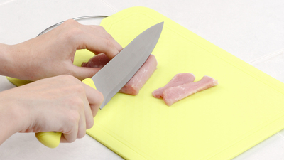 Plastik kesme tahtaları gıdalardaki mikroplastik yükünü artırıyor