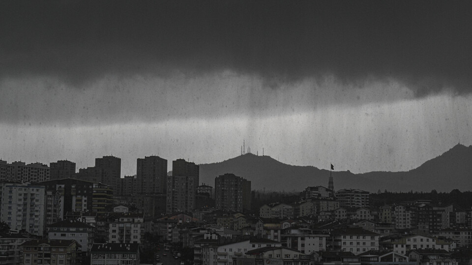 Cuma günü için şiddetli hava olaylarına dikkat!