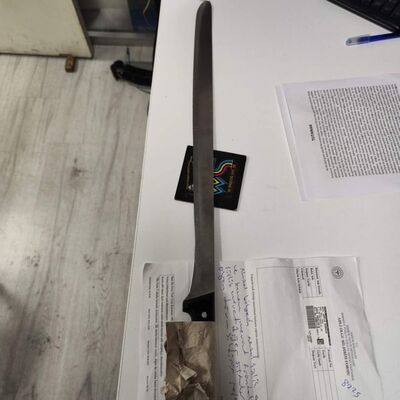 Polise de saldırdı! Döner bıçağıyla dehşet saçtı!