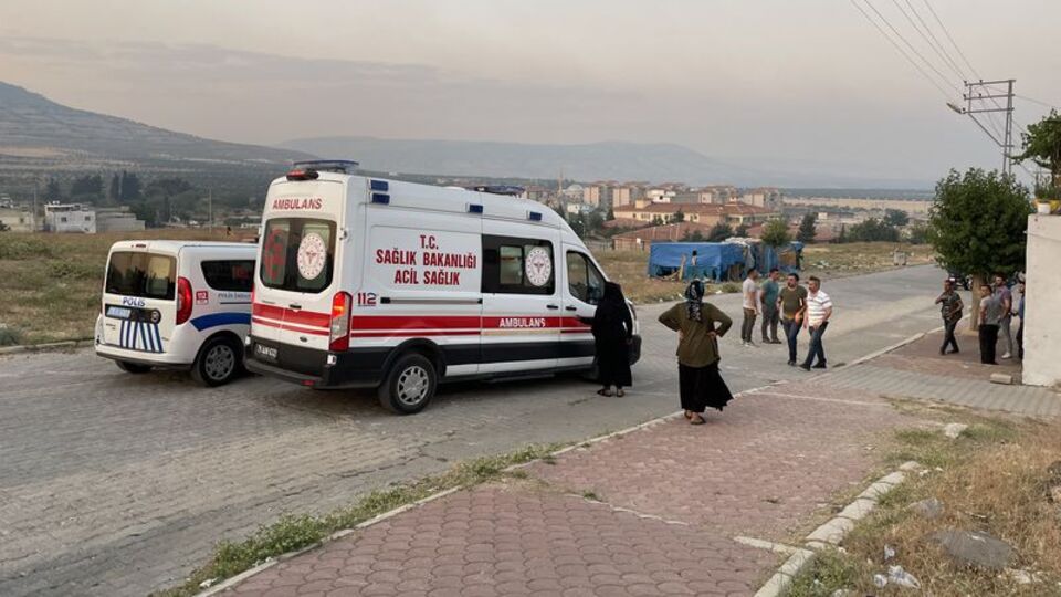 Kardeşlerin silahlı kavgasında sokaktaki 2 kişi yaralandı