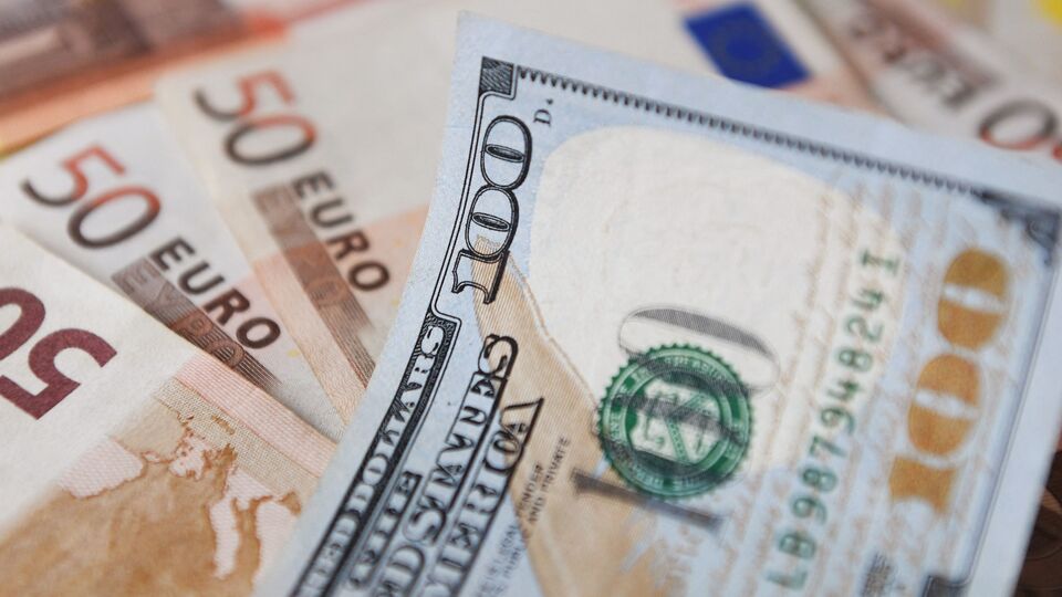 Dolar ve Euro'da yeni zirve