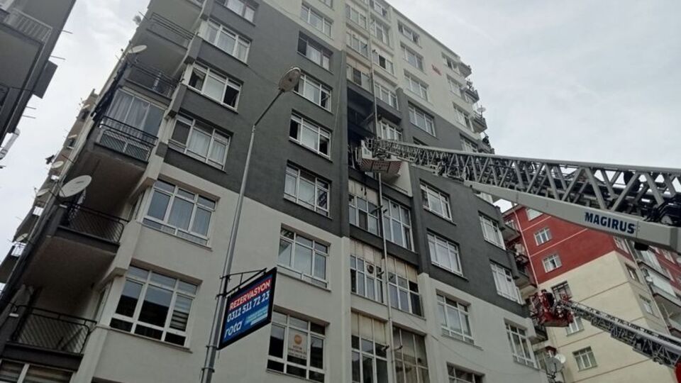 5'inci katta alev kapanı! Yaşlı kadın hayatını kaybetti