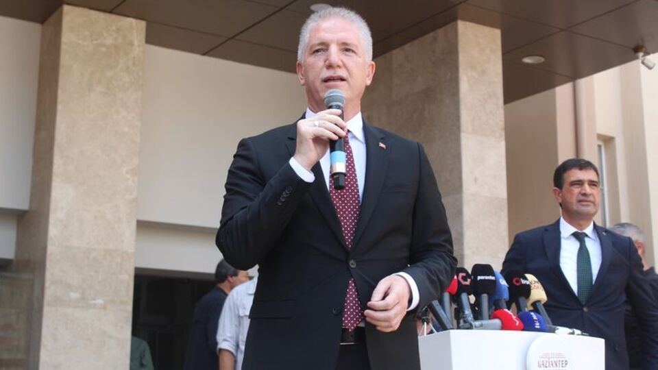 İstanbul Valisi Davut Gül göreve başladı