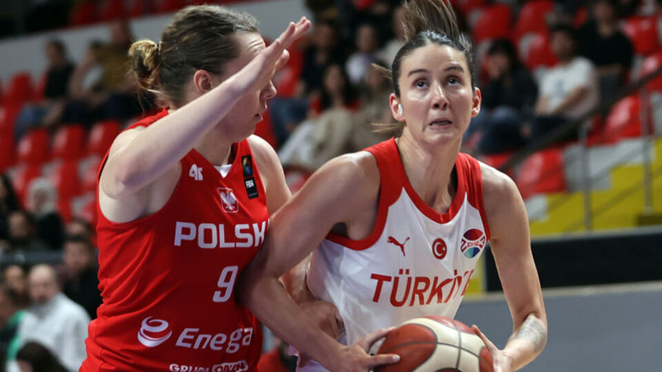 Potanın Perileri Polonya'yı devirdi!