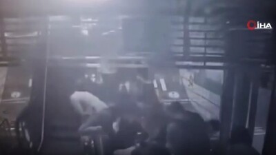 Yürüyen merdiven ters yöne hareket etti