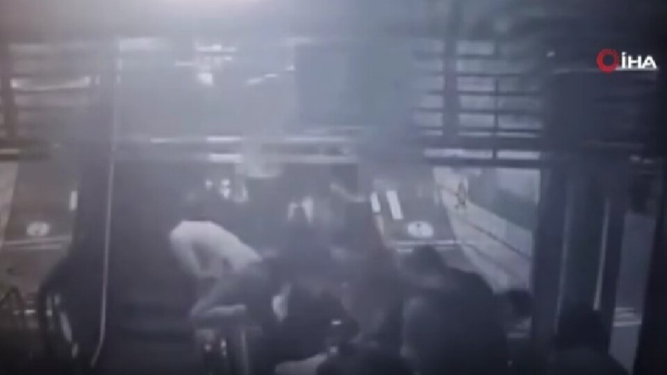 Yürüyen merdiven ters yöne hareket etti