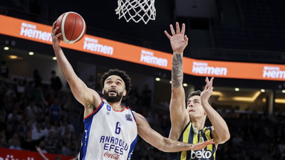 Anadolu Efes, Fenerbahçe'yi eledi!