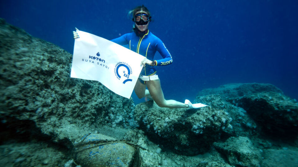 Koton'dan 'Plastiksiz Kaş'a destek