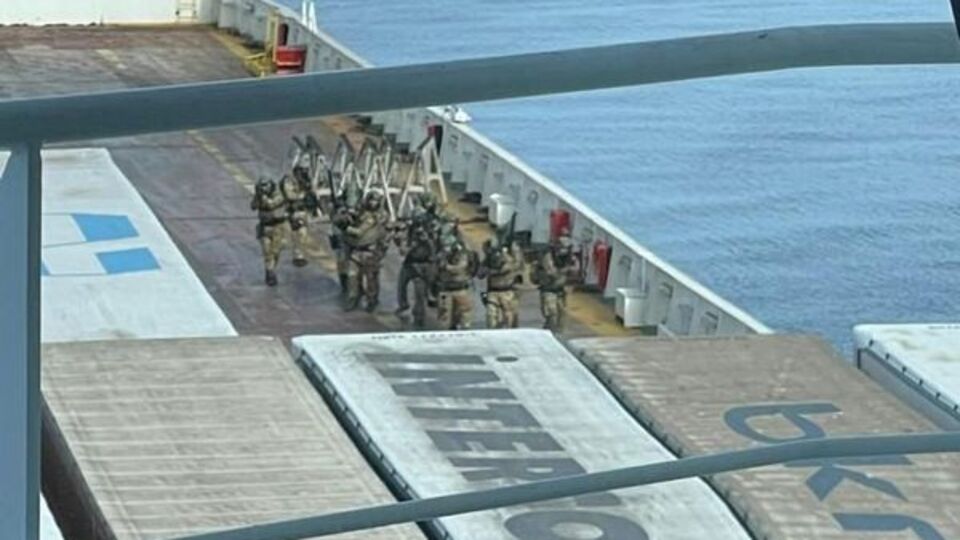 Uluslararası sularda dakika dakika kaçak operasyonu