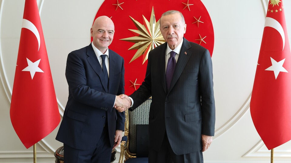 Erdoğan, Infantino ve Ceferin'i kabul etti