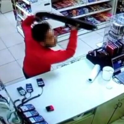 Hayat kurtaran tesadüf! Marketteki saldırgana alışveriş yapan polis müdahale etti