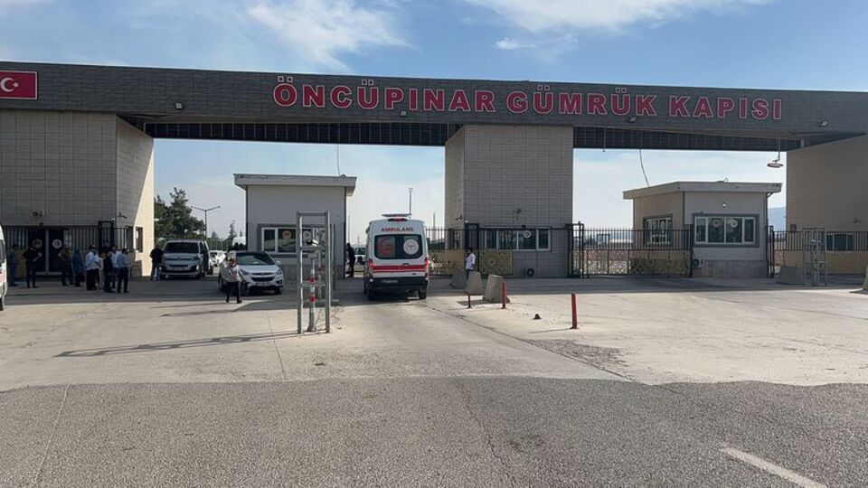Teröristlerin attığı roketler sınır bölgesine düştü