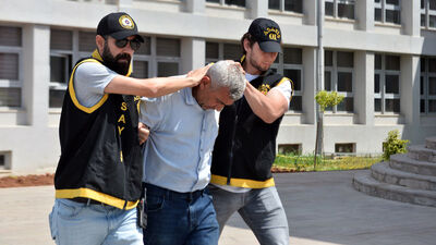 Baba ile oğlu dehşet saçtı! Dolmuşun önünü kesip şoförü bıçakladı!