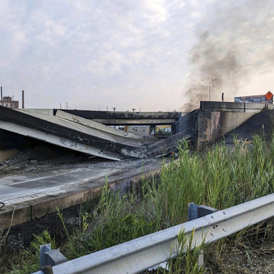 ABD'de üst geçit çöktü
