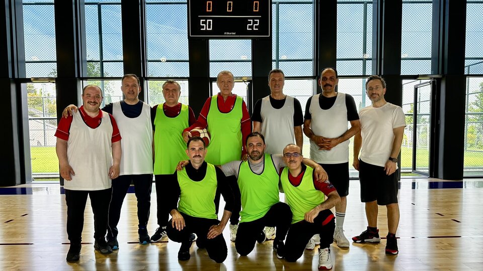 Cumhurbaşkanı Erdoğan basketbol maçı yaptı