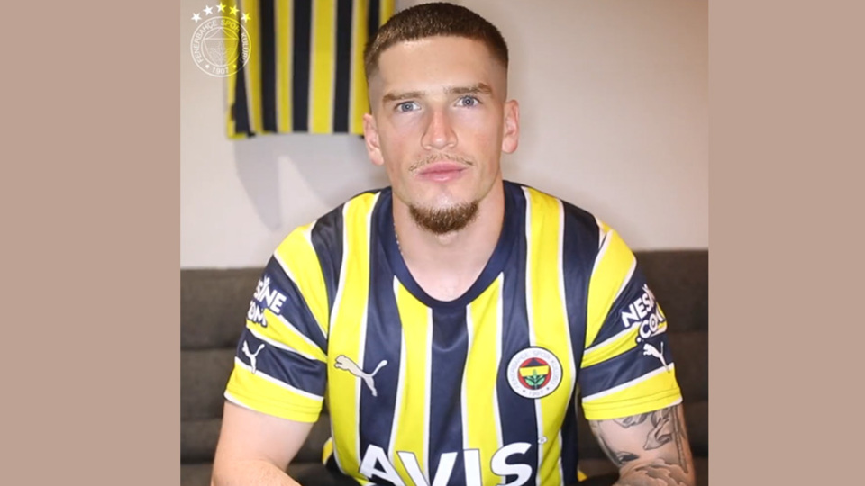 Fenerbahçe transferi açıkladı!
