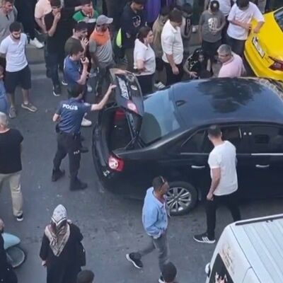 Motosikletliye çarpan sürücü koşarak kayıplara karıştı!