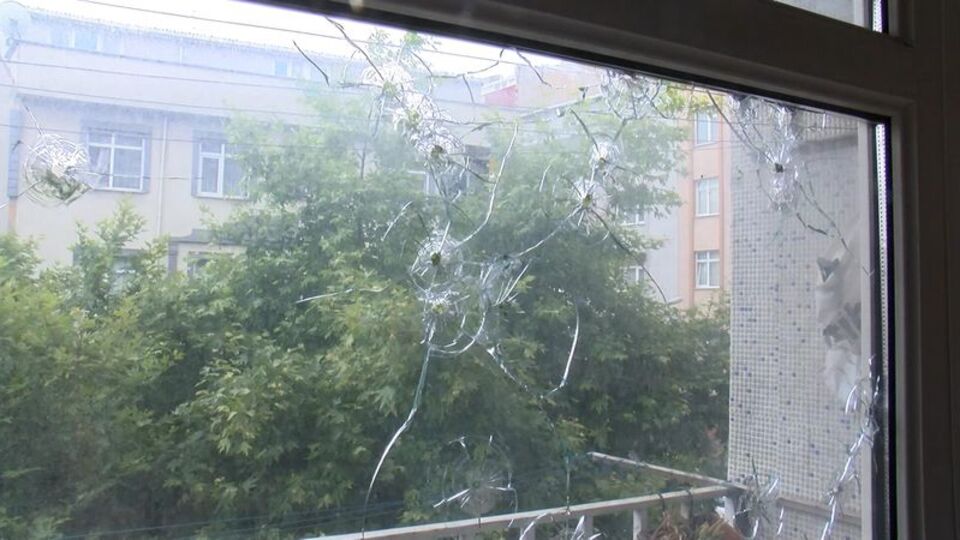 Odasında kitap okuyan Zeynep ölümden döndü!