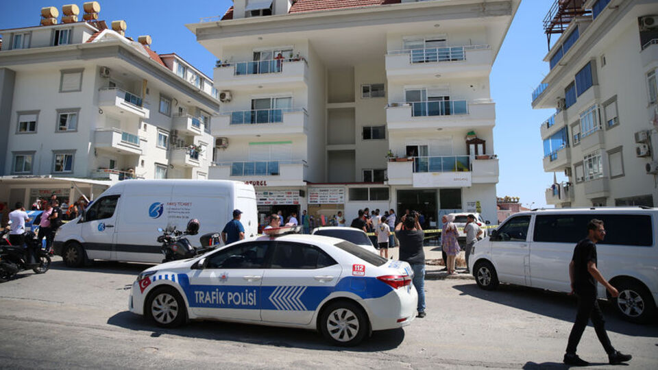 Kadın doktor vahşet kurbanı! Eşi bıçakla saldırdı