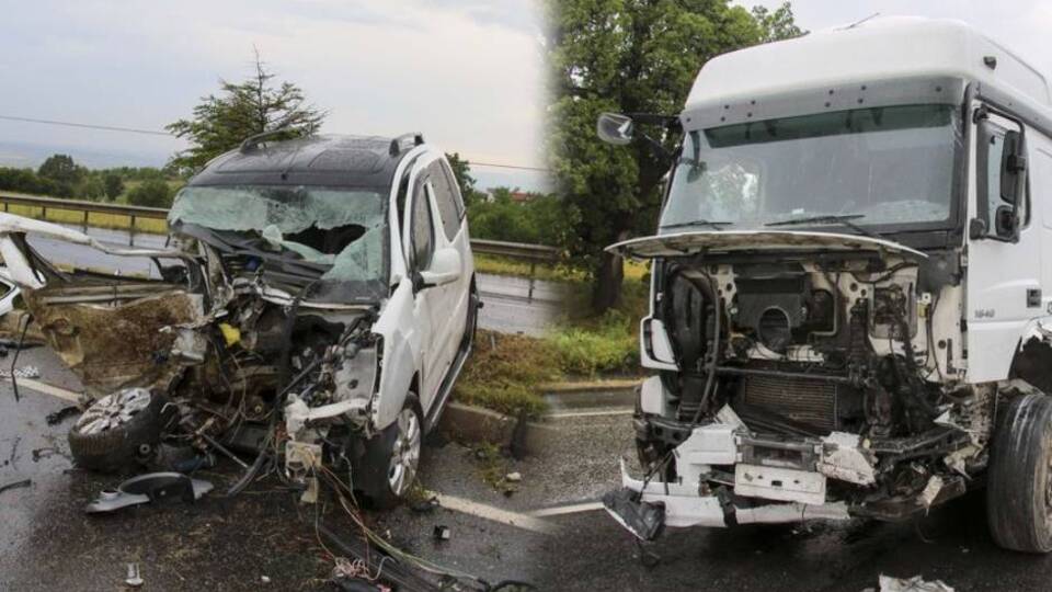 Amca ile yeğenini hayattan koparan feci kaza!