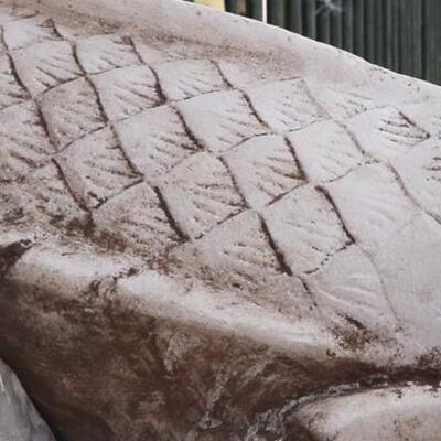 Galatasaray Lisesi kapısındaki heykel kaybolunca yerine kopyası konuldu