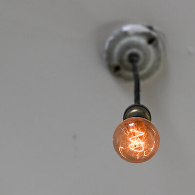 Bugüne kadar yalnızca 2 kez söndü... İşte 122 yıldır yanan ampul!