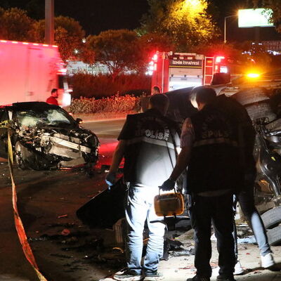 İzmir'deki feci kazada yarış iddiası: Anne öldü, bebeği yaralandı