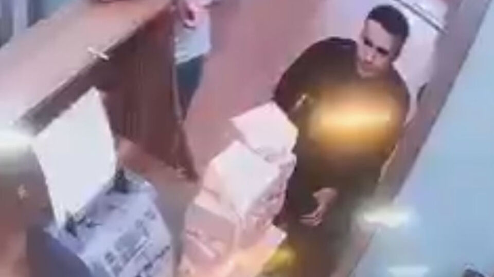 Döviz bürosu çalışanları 700 bin euro ile kayıplara karıştı