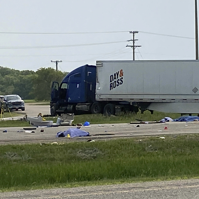 TIR ile servis aracı çarpıştı: 15 kişi öldü!