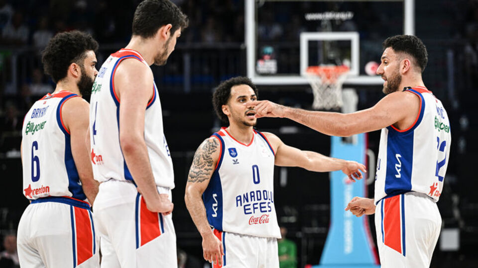 Anadolu Efes 16. şampiyonluk peşinde