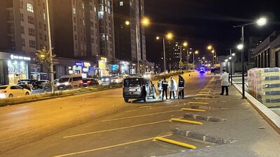 Avcılar'da hafif ticari araca silahlı saldırı: 1 ağır yaralı