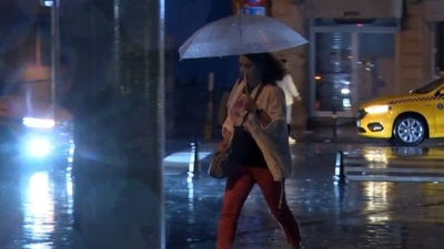 İstanbul'da gece saatlerinde sağanak etkili oldu