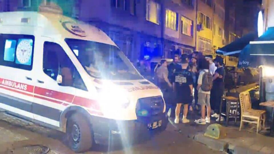 Kadıköy'de eğlence mekanında bıçaklı kavga