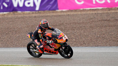 Deniz Öncü'den bir ilk!