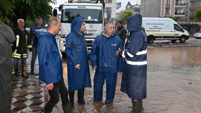 Akhisar'ı sel hayatı felç etti
