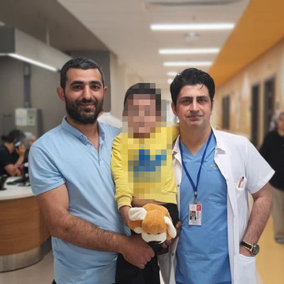 Anne- babalar dikkat! Örümcek Adam'a özendi! 5. kattan atladı!