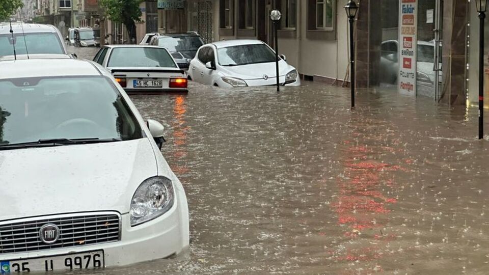 Ürküten şiddetli yağış açıklaması: Gittikçe bir kriz ortamına gireceğiz