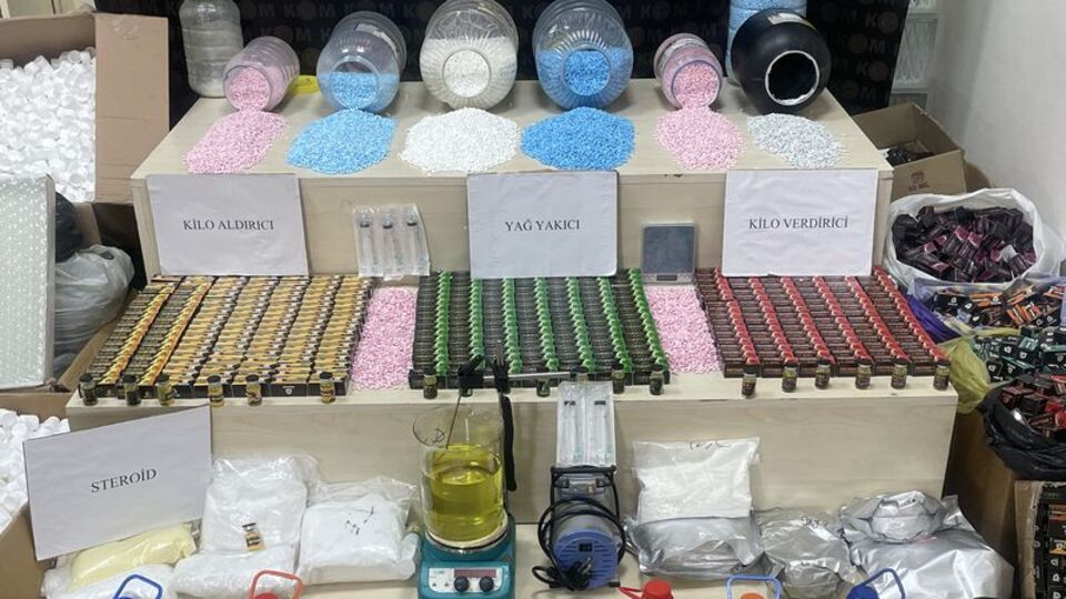 Kedi köpek maması ambalajıyla getirip sporculara satmışlar!