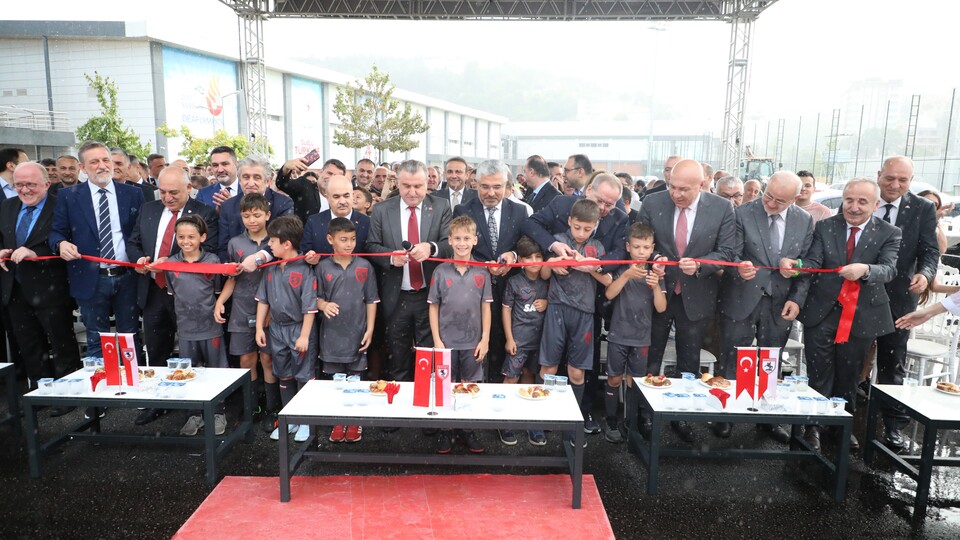 Samsunspor'un altyapı tesisleri açıldı